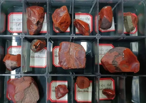 1.01亿元成交！天下首宗 “南红玛瑙” 矿权拍卖落槌