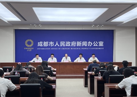 成都：：走超大都会城乡融合生长、、“三农”现代化建设新路