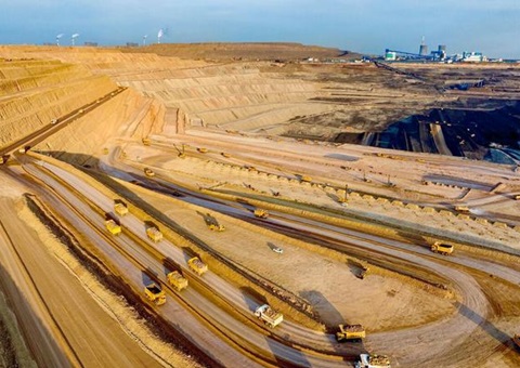 找矿大会战！！！1.52万余人齐聚新疆“找宝藏”